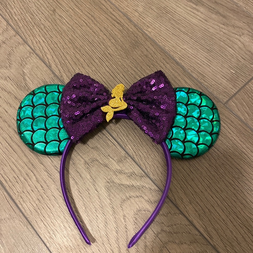 Disney parks Adult/child minnie mouse ears- Headband